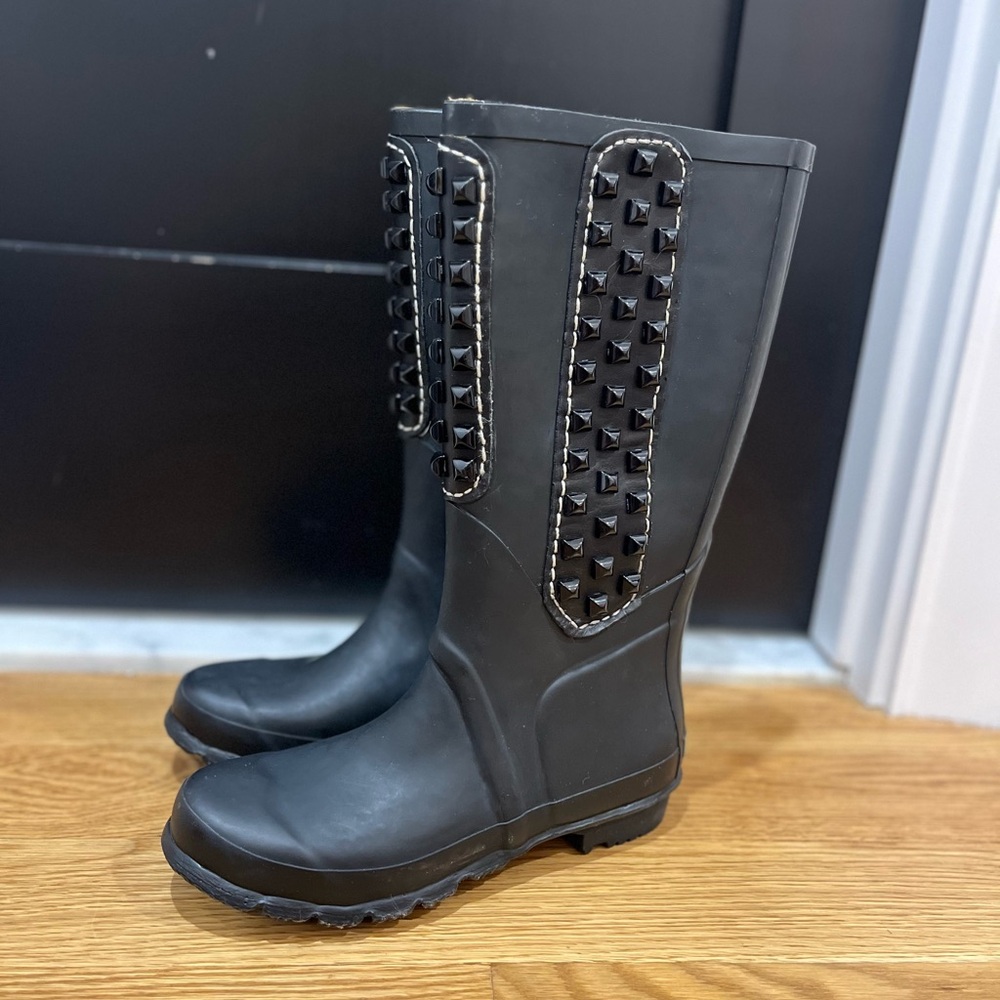 BCBG MaxAzria Rain Boots Size 8